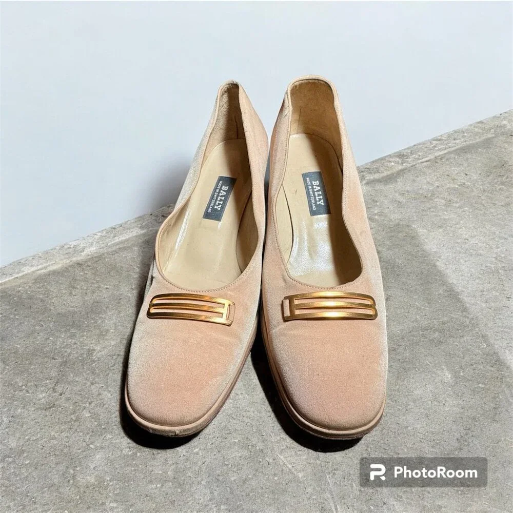 Bally Switzerland Pandar block heel pump round toe gold accent size 9